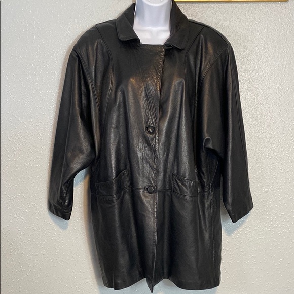 VNTG Black Leather Jacket with Oversized Fit and Lapel Design - Picture 2 of 11